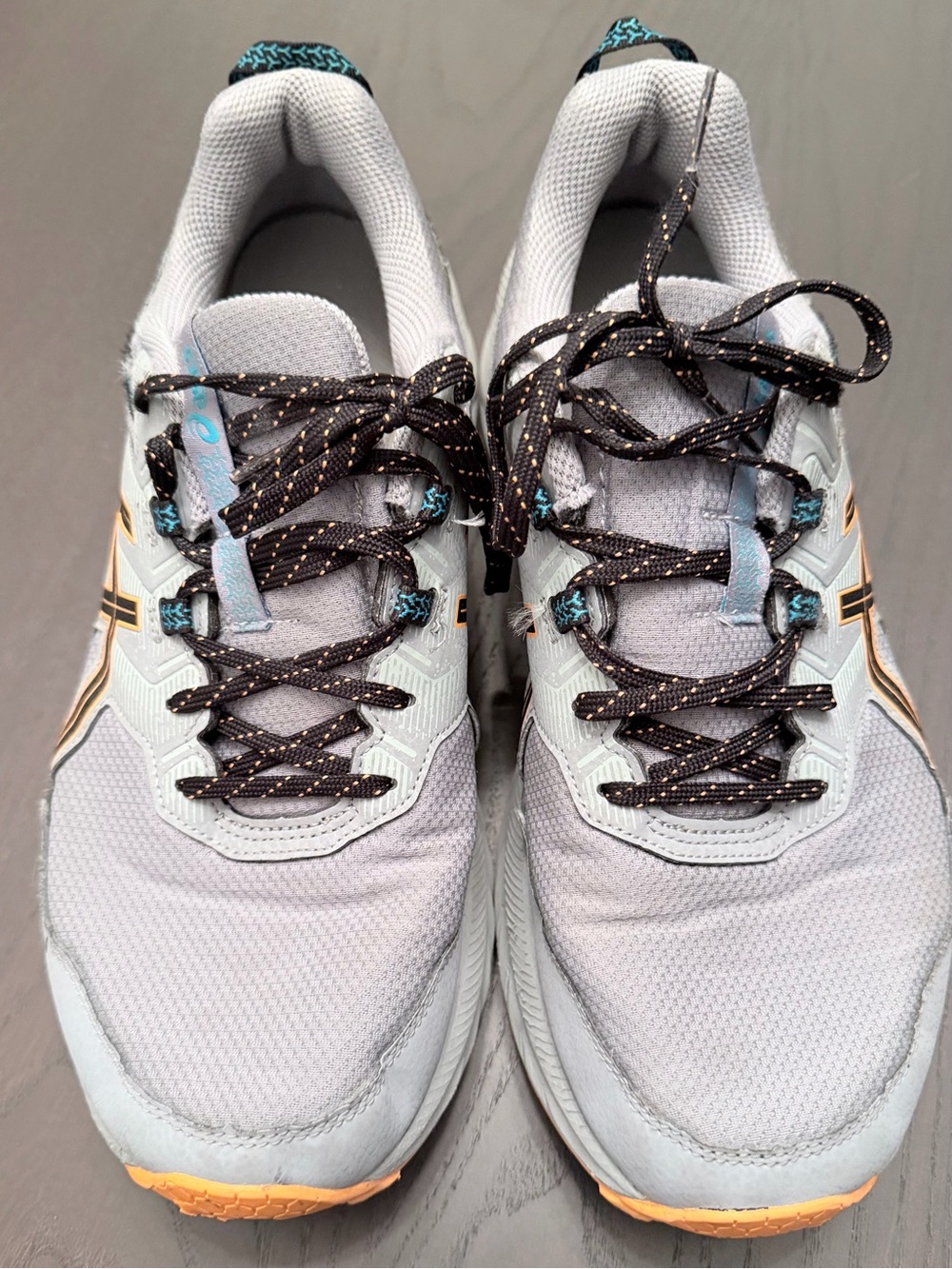 Asics gel men Light Gray Athletic Sneakers with Orange and Black Accents size 11